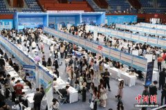 湖南携7000余岗位赴浙揽才 高校毕业生招聘火热